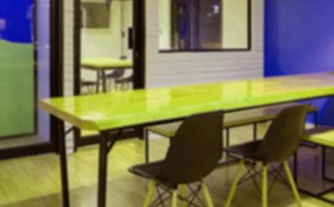 �칫����Ա�Ͷ���ͬ