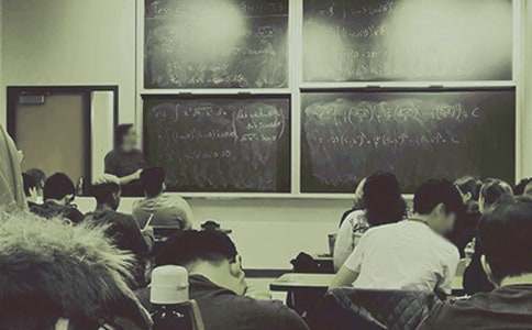 һ�Ƚ���ѧ��ƣ���Ϸ����