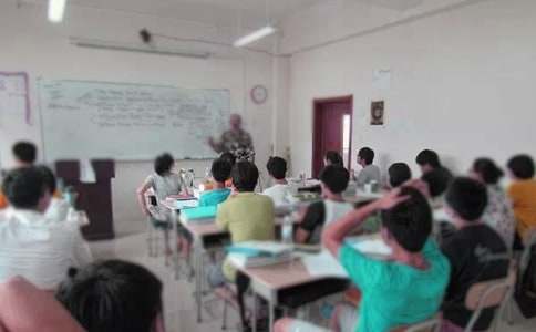 ���׹��졷��ѧ���(�ϼ�15ƪ)