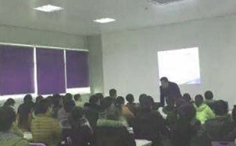 ���Ƽ�����˾��Ƹ�����ݽ���4ƪ