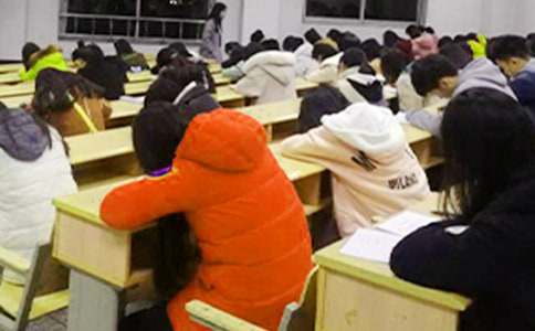 ���Է�˼����400��ʵ�á�10ƪ��