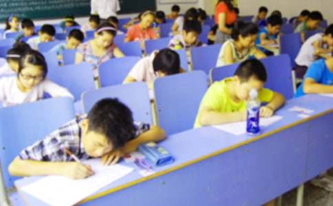 ����Ʒ�����Է�˼����300�ּ���6ƪ