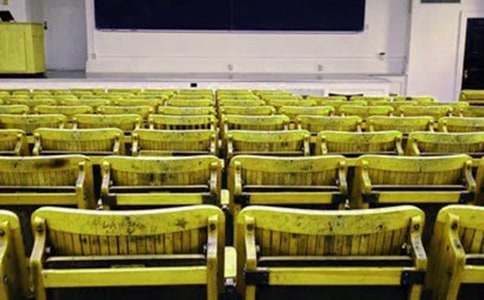 ����Ʒ��ĸУ����400��