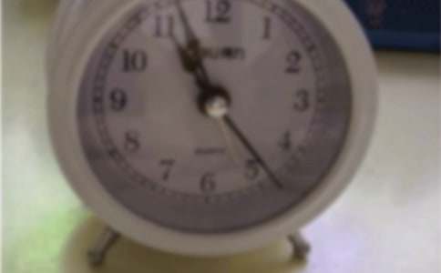 小闹钟_四年级作文