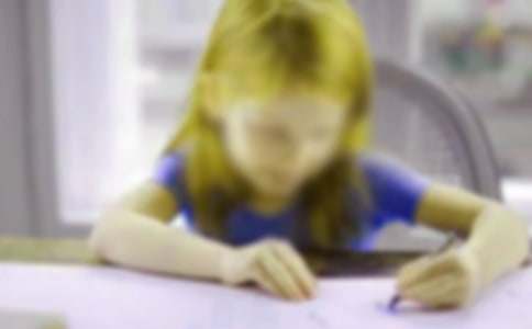 阳光的女孩作文300字三篇