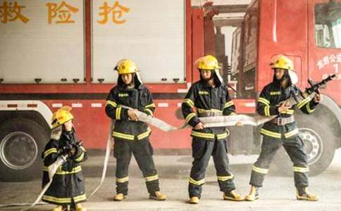四川凉山消防员英雄事迹范文