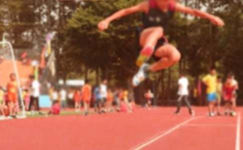 Сѧ�˶���ѧ���Ľ�����